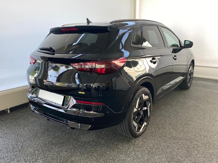 Vehicle image OPEL GRANDLAND