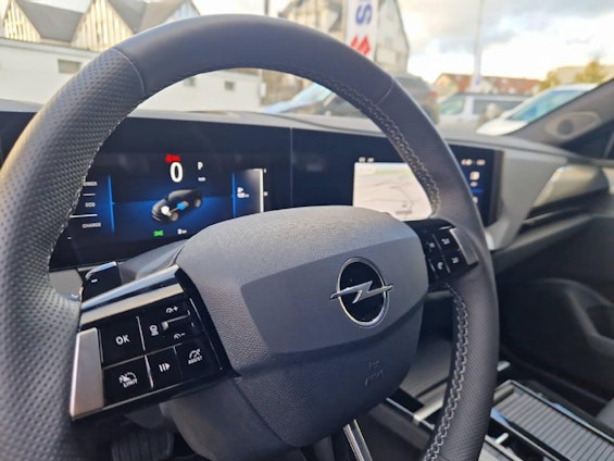 Vehicle image 24