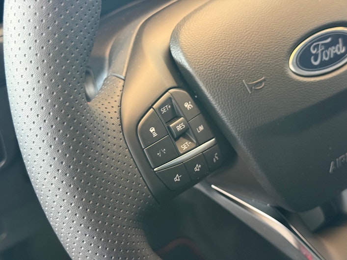 Vehicle image FORD KUGA