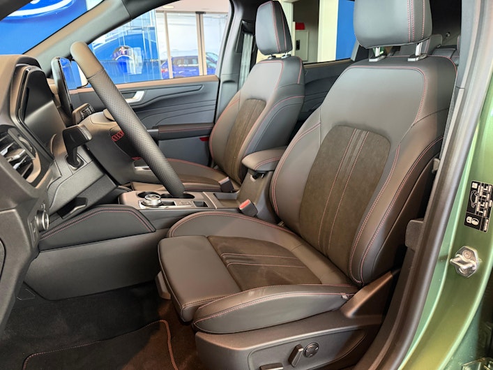 Vehicle image FORD KUGA