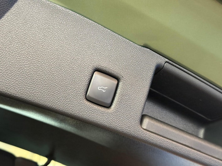 Vehicle image FORD KUGA