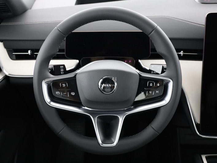 Vehicle image VOLVO EX 90