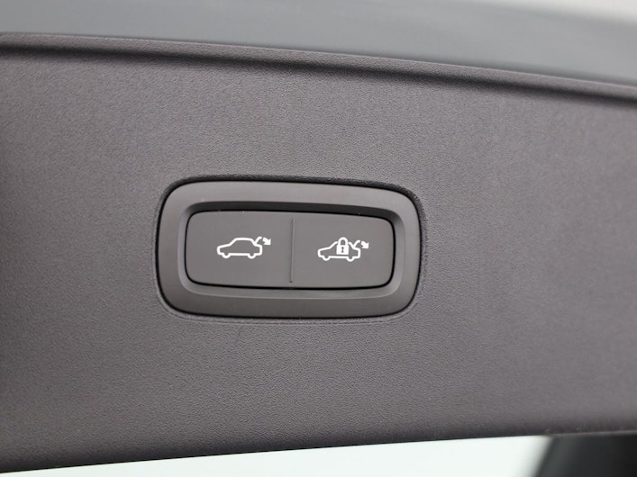 Vehicle image VOLVO EX 90