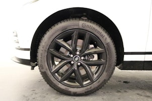 Vehicle image LAND ROVER Range Rover Velar 2.0 P400e Dynamic SE
