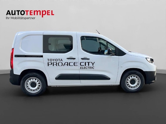 Vehicle image 11 Vehicle image 11