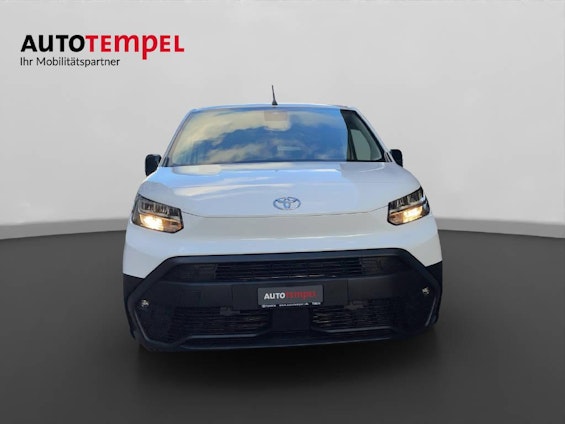 Vehicle image 9 Vehicle image 9