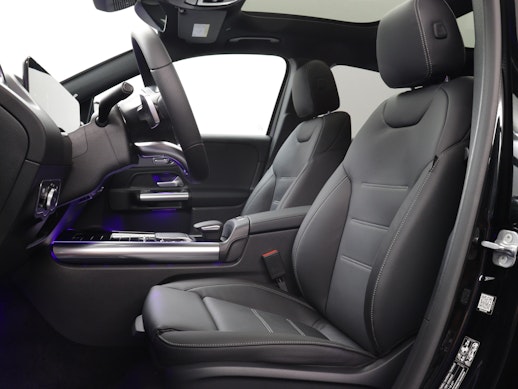 MERCEDES-BENZ EQA 350 AMG Line 4matic 2