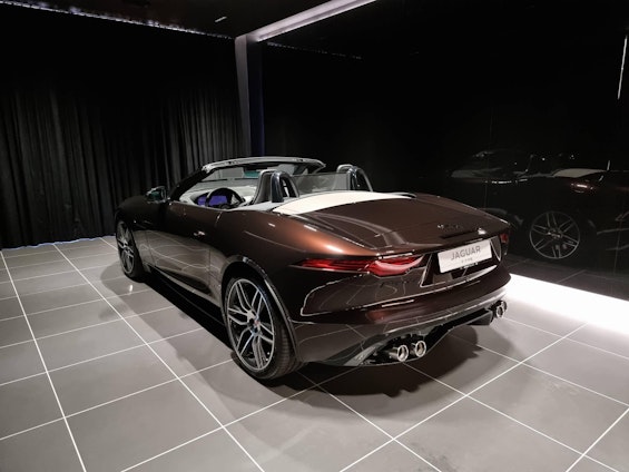 Vehicle image 6 Vehicle image 6