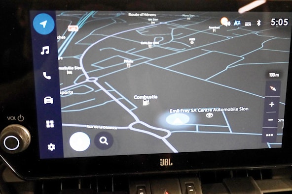Vehicle image 5