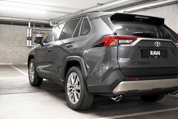 Vehicle image 13