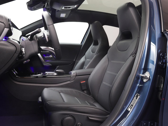 Vehicle image MERCEDES-BENZ A 180