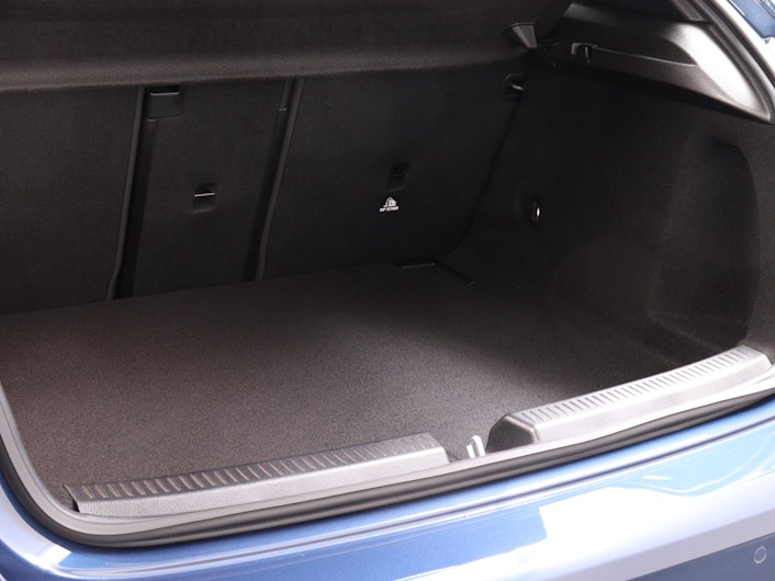 Vehicle image MERCEDES-BENZ A 180