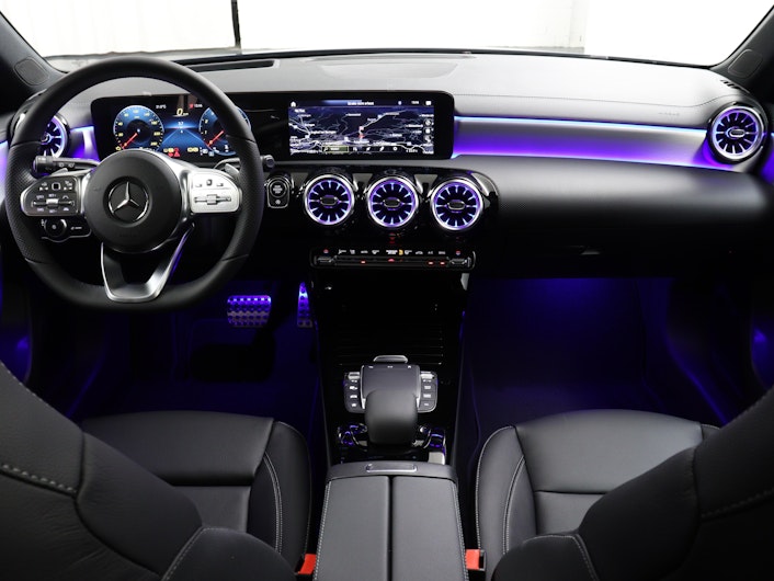 Vehicle image MERCEDES-BENZ A 180