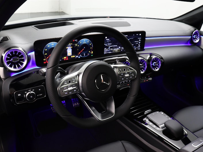 Vehicle image MERCEDES-BENZ A 180