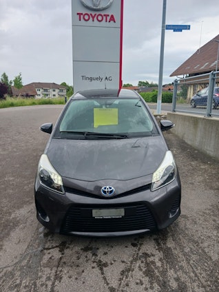 First vehicle image