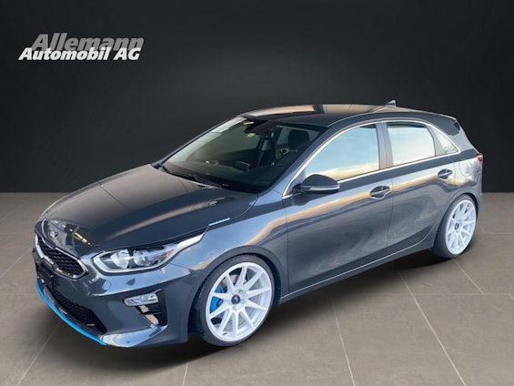 First vehicle image