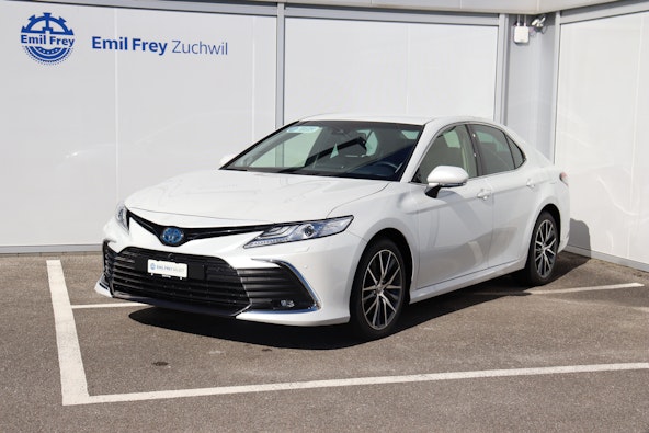 First vehicle image