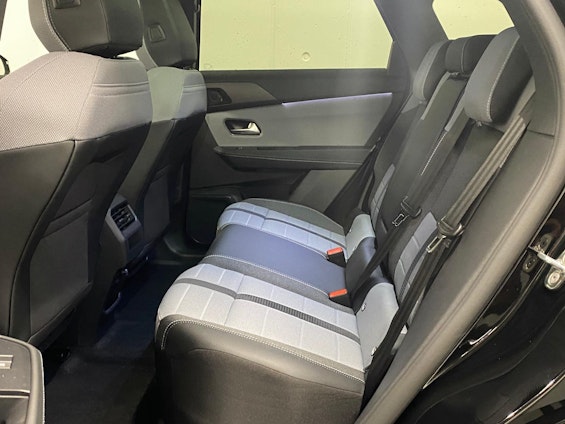 Vehicle image 14 Vehicle image 14