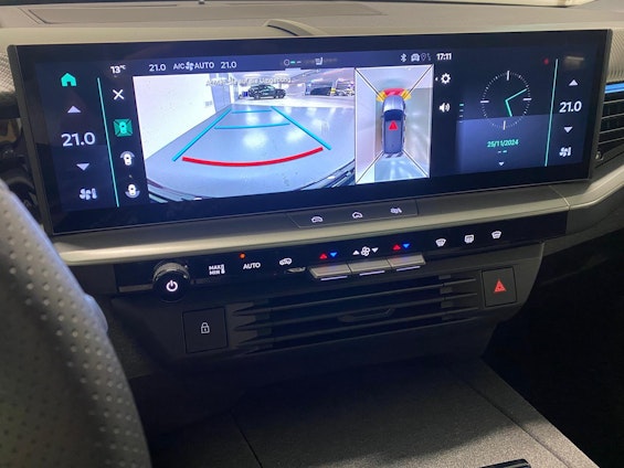 Vehicle image 11 Vehicle image 11