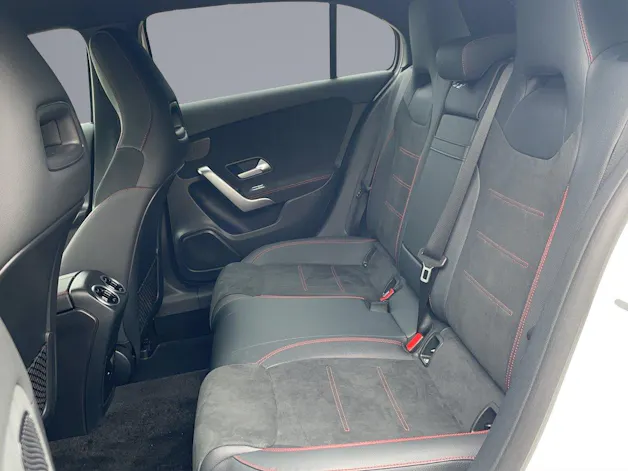 Mercedes-Benz A 250 AMG Line 4m