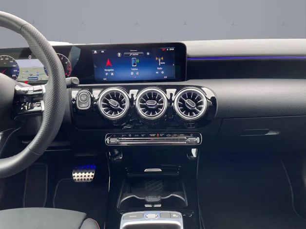 Mercedes-Benz A 250 AMG Line 4m