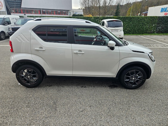 Vehicle image 4 Vehicle image 4