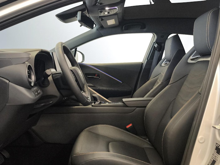 Vehicle image TOYOTA C-HR