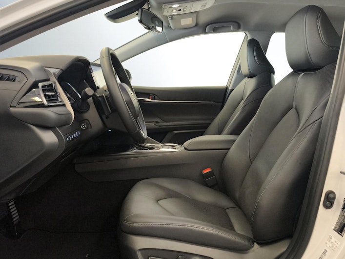 Vehicle image TOYOTA CAMRY