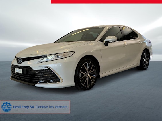 First vehicle image