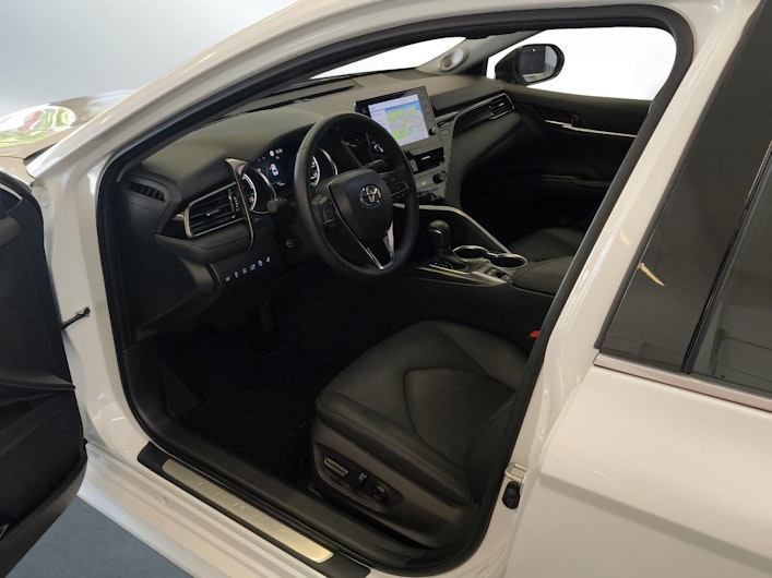 Vehicle image TOYOTA CAMRY