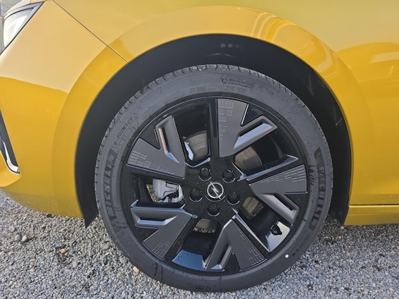 Vehicle image 13 Vehicle image 13