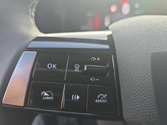 Vehicle image 10 Vehicle image 10