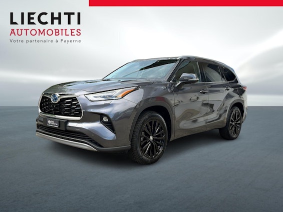 First vehicle image