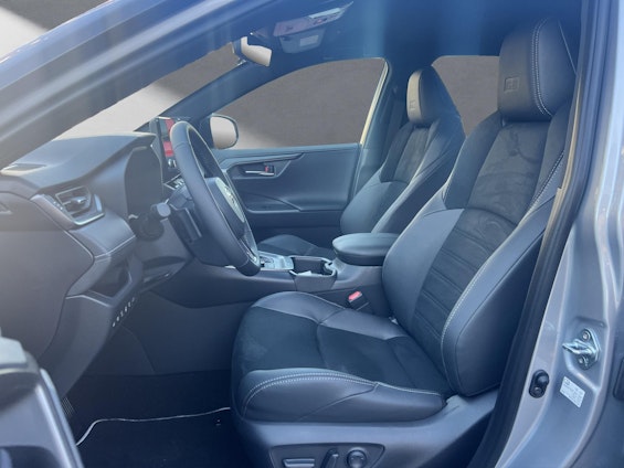 Vehicle image 8 Vehicle image 8