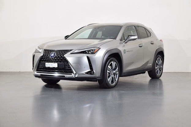 First vehicle image