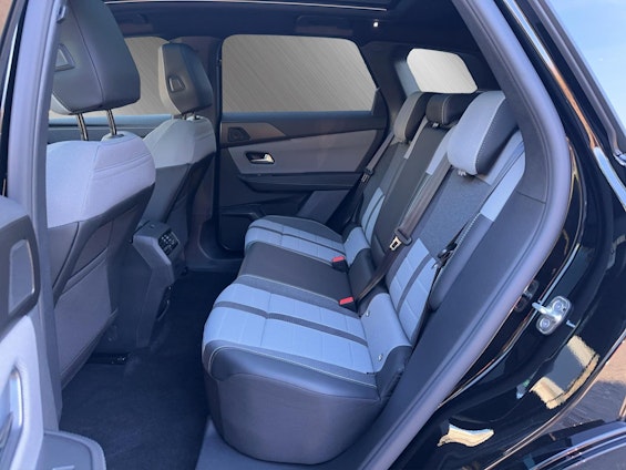 Vehicle image 12 Vehicle image 12