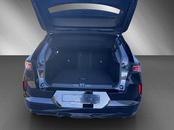 Vehicle image 13 Vehicle image 13