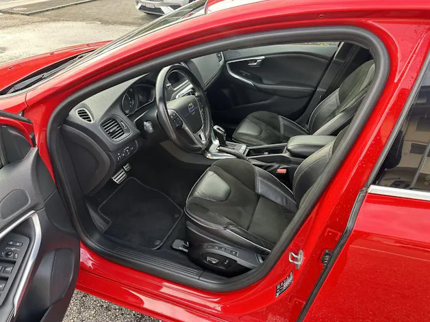 Volvo V40 2.0 D4 Kinetic R-Design S/S
