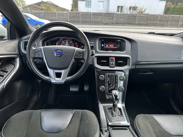Volvo V40 2.0 D4 Kinetic R-Design S/S