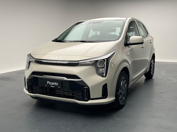First vehicle image