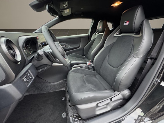 Vehicle image 8 Vehicle image 8