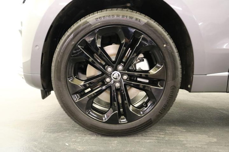 Vehicle image JAGUAR F-PACE