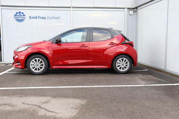 First vehicle image