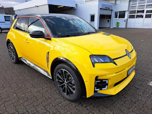 Renault R5 E-TECH 100% ELECTRIC iconic five 150PS Comfort Range