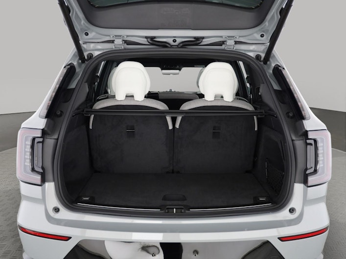 Vehicle image VOLVO EX 90