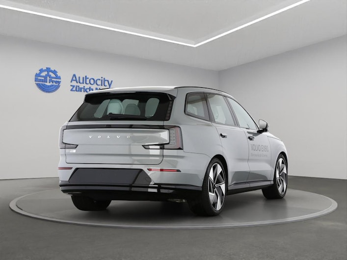 Vehicle image VOLVO EX 90