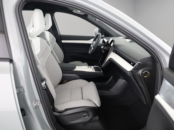 Vehicle image VOLVO EX 90