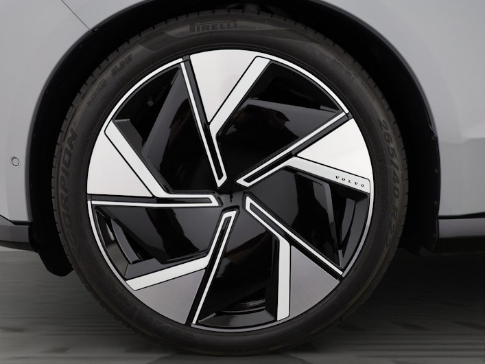 Vehicle image VOLVO EX 90