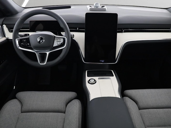 Vehicle image VOLVO EX 90