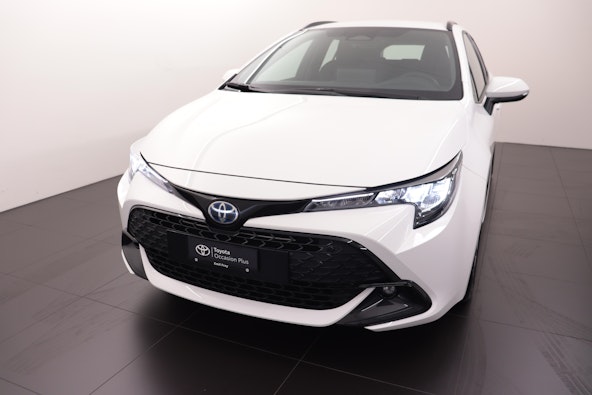 First vehicle image